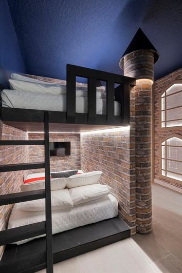 Image No.60-5 Bed Townhouse for sale