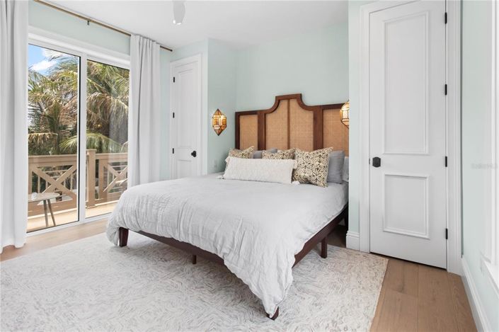 Image No.30-4 Bed Property for sale