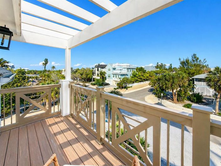 Image No.43-4 Bed Property for sale