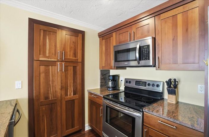 Image No.17-2 Bed Property for sale