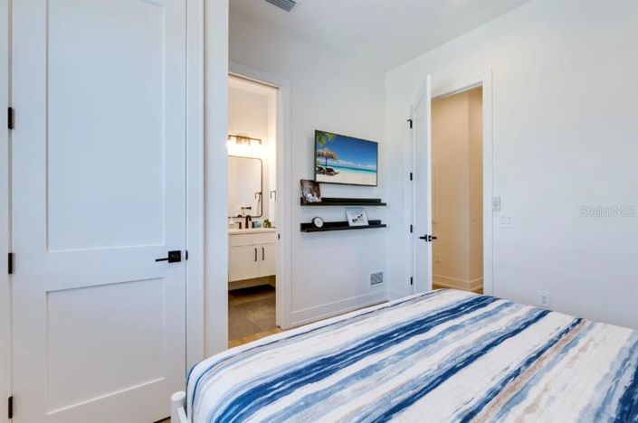 Image No.21-9 Bed Property for sale