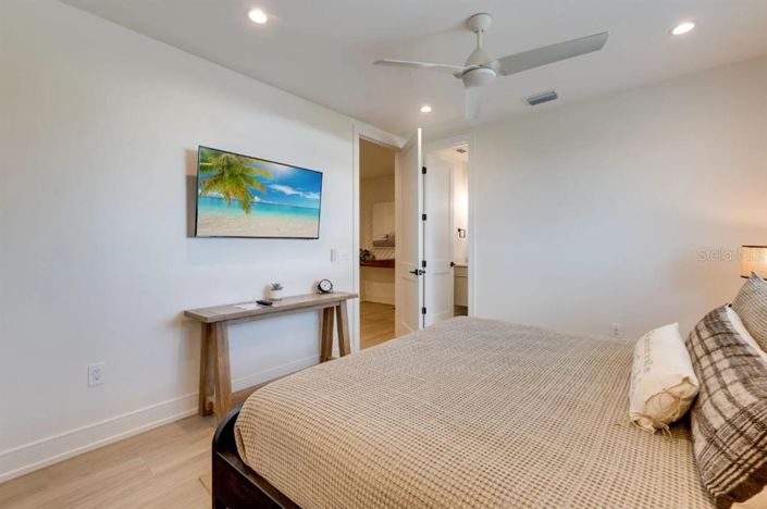 Image No.28-9 Bed Property for sale