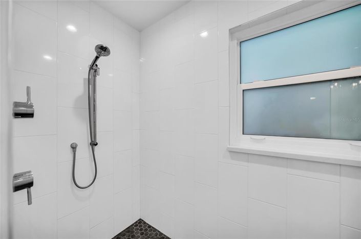 Image No.46-4 Bed Property for sale