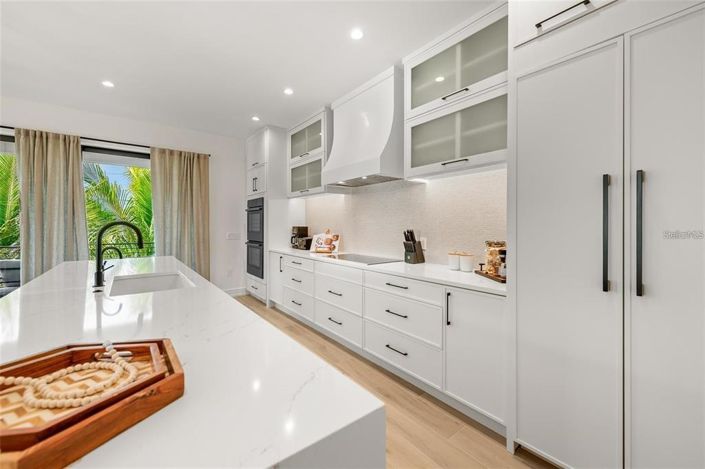 Image No.15-5 Bed Property for sale