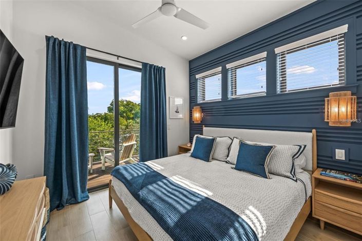Image No.28-5 Bed Property for sale