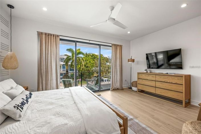 Image No.37-5 Bed Property for sale