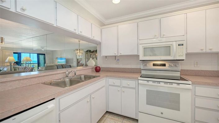 Image No.8-2 Bed Property for sale