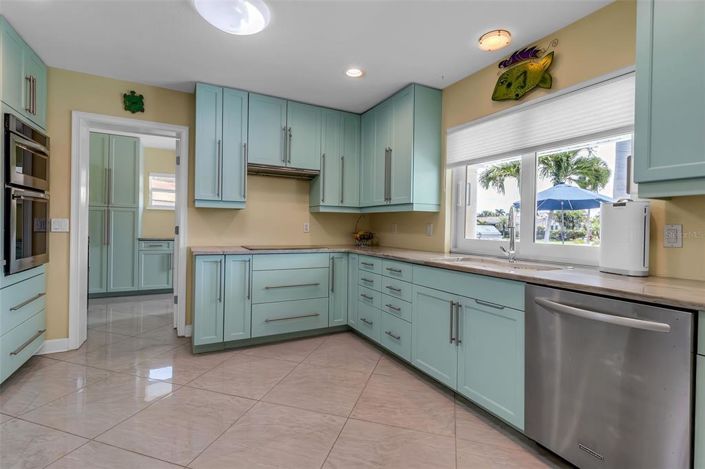 Image No.25-3 Bed Property for sale