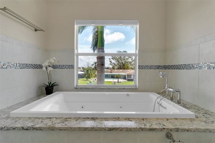 Image No.43-3 Bed Property for sale