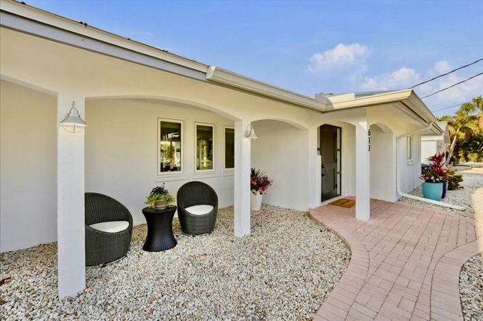 Image No.8-3 Bed Property for sale
