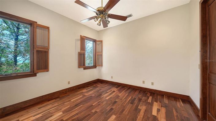 Image No.38-4 Bed Property for sale
