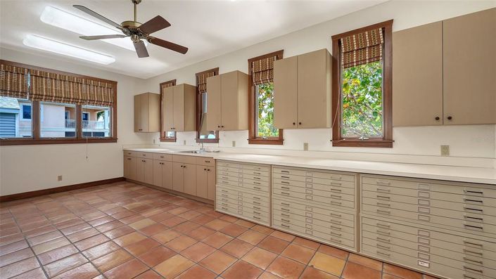 Image No.40-4 Bed Property for sale