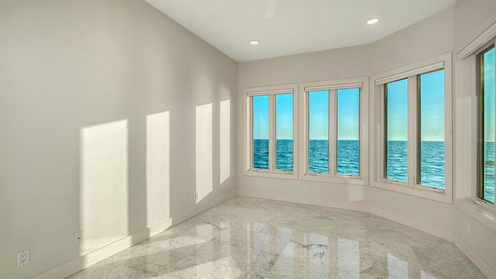 Image No.37-4 Bed Property for sale