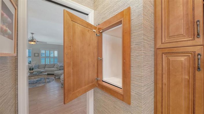 Image No.30-4 Bed Property for sale