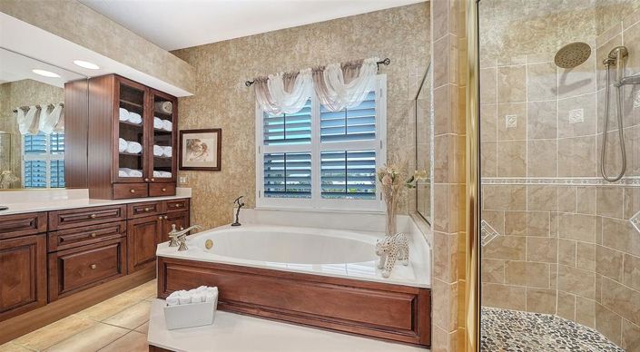 Image No.45-4 Bed Property for sale