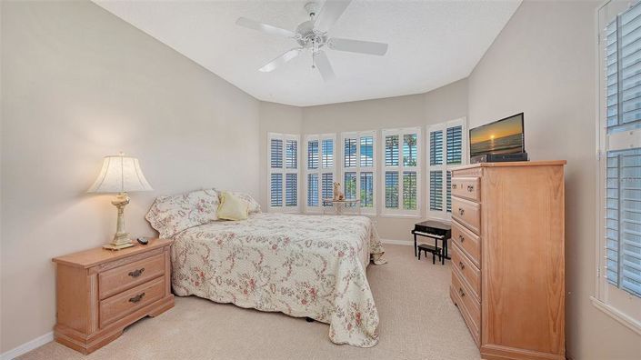 Image No.52-4 Bed Property for sale