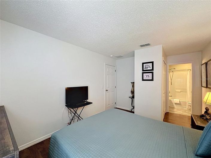 Image No.40-4 Bed Property for sale