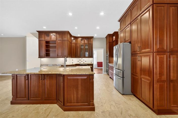 Image No.14-5 Bed Property for sale