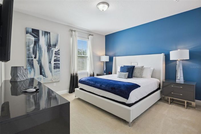Image No.17-8 Bed Property for sale