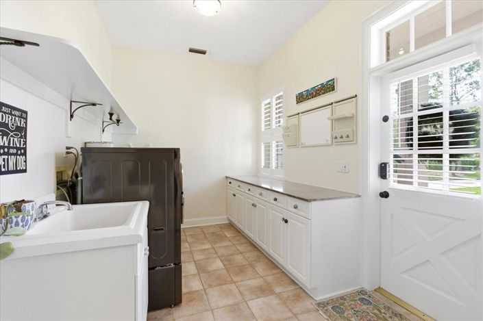 Image No.32-6 Bed Property for sale