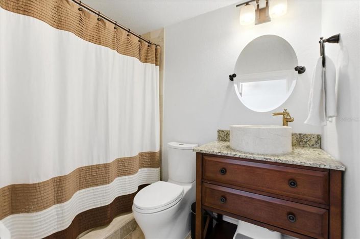 Image No.42-6 Bed Property for sale
