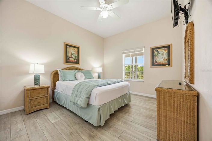 Image No.25-3 Bed Property for sale