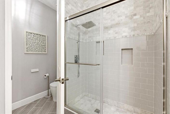 Image No.30-5 Bed Property for sale