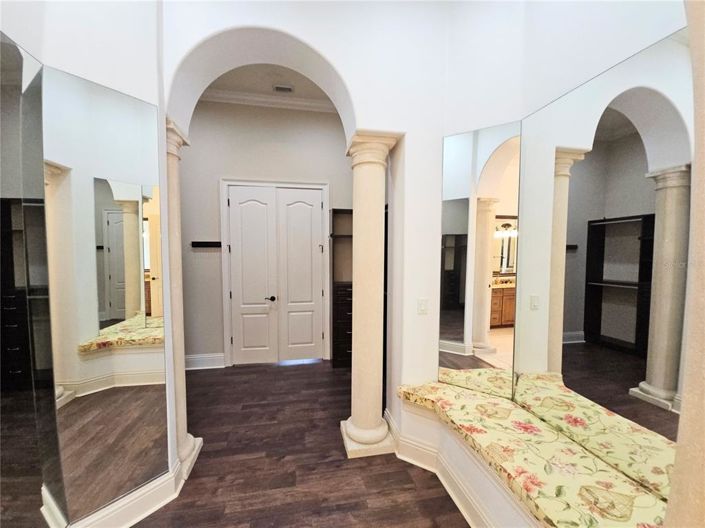 Image No.21-5 Bed Property for sale