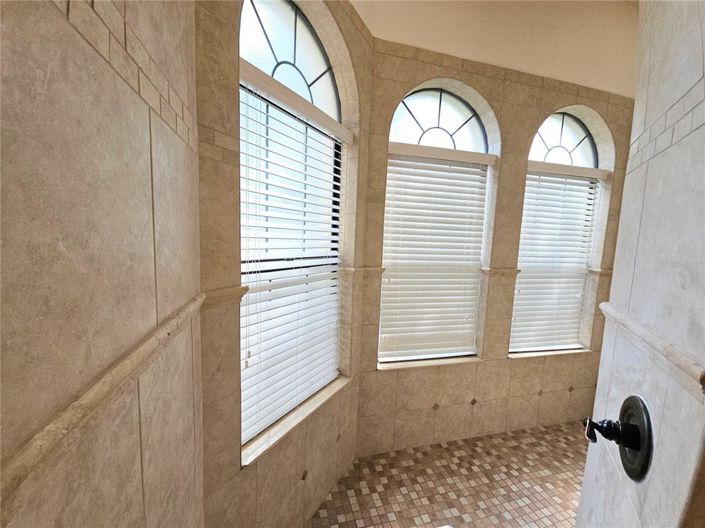 Image No.24-5 Bed Property for sale