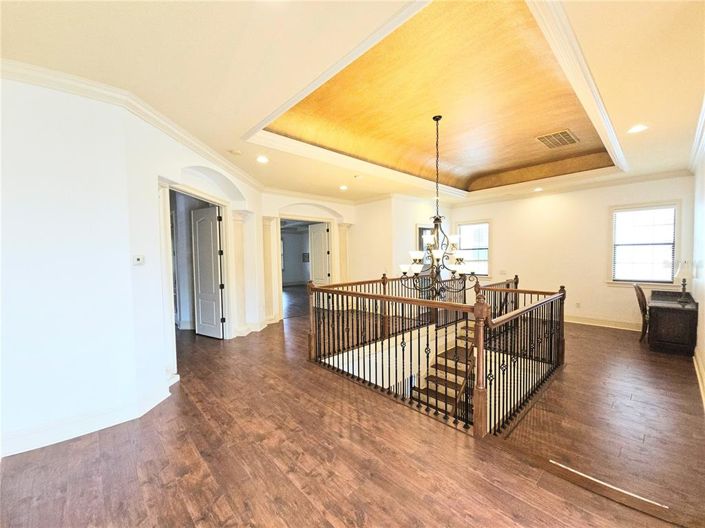 Image No.32-5 Bed Property for sale