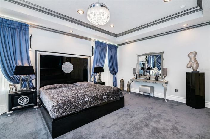 Image No.38-5 Bed Property for sale