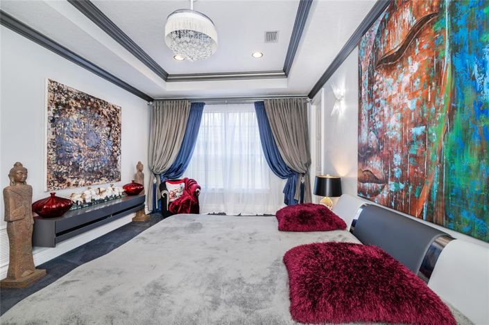 Image No.55-5 Bed Property for sale
