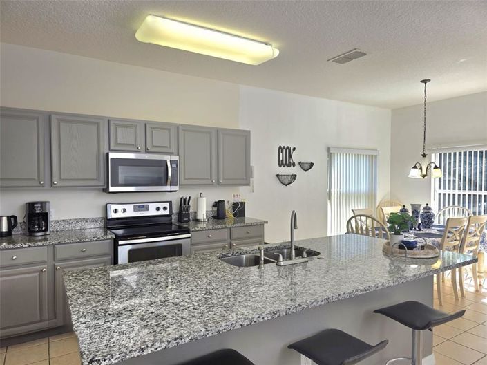 Image No.4-5 Bed Property for sale