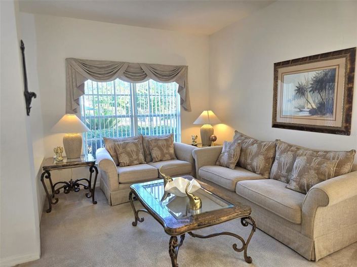 Image No.6-5 Bed Property for sale