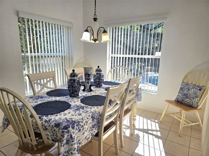 Image No.8-5 Bed Property for sale