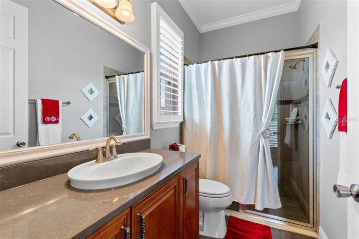 Image No.40-5 Bed Property for sale
