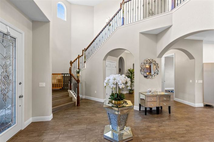Image No.5-5 Bed Property for sale