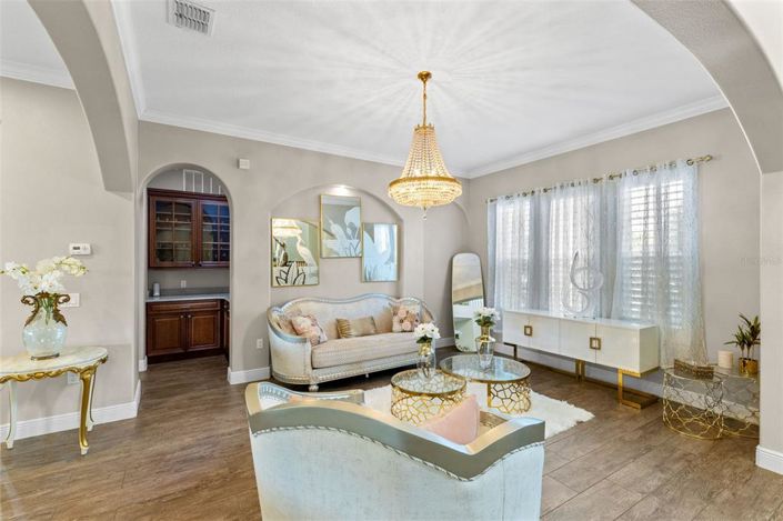 Image No.7-5 Bed Property for sale