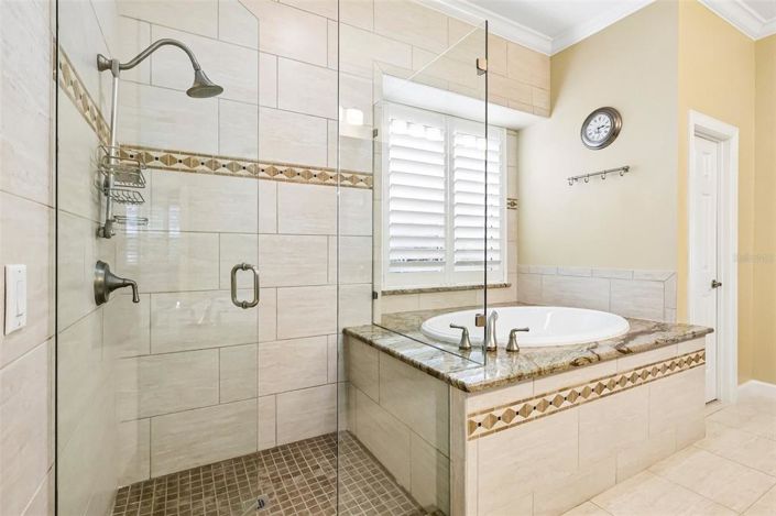 Image No.26-5 Bed Property for sale
