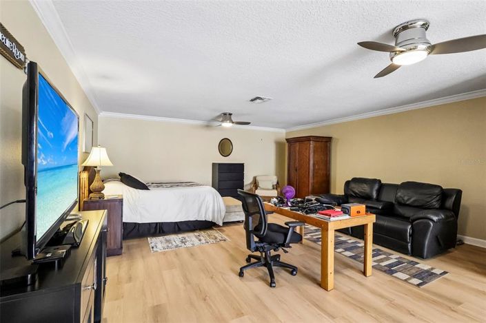 Image No.34-5 Bed Property for sale