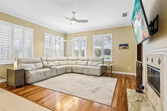 Image No.8-5 Bed Property for sale