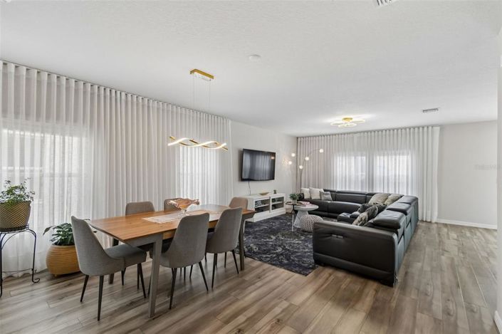 Image No.10-5 Bed Property for sale