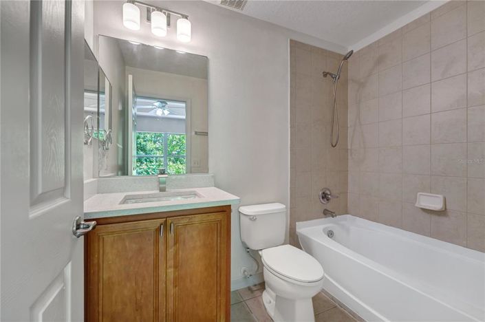 Image No.19-3 Bed Townhouse for sale