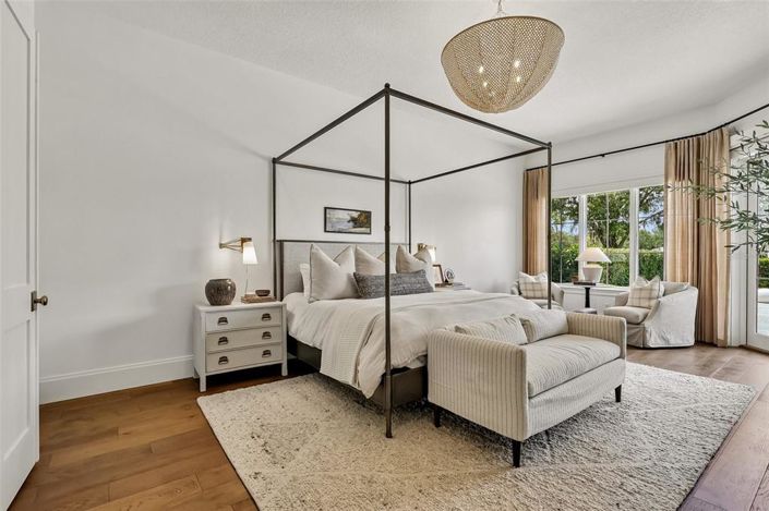 Image No.52-5 Bed Property for sale
