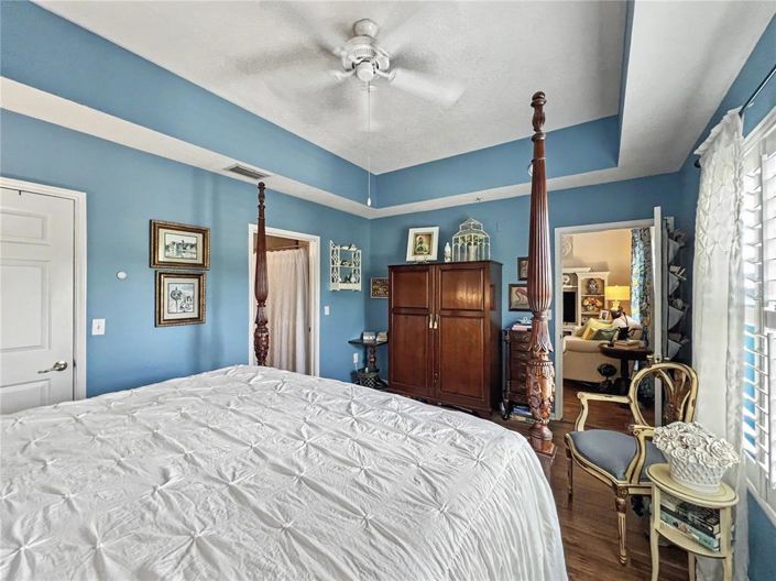 Image No.32-2 Bed Property for sale