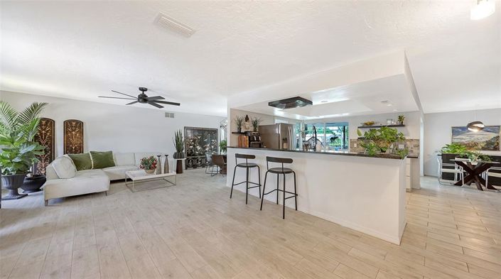 Image No.3-4 Bed Property for sale