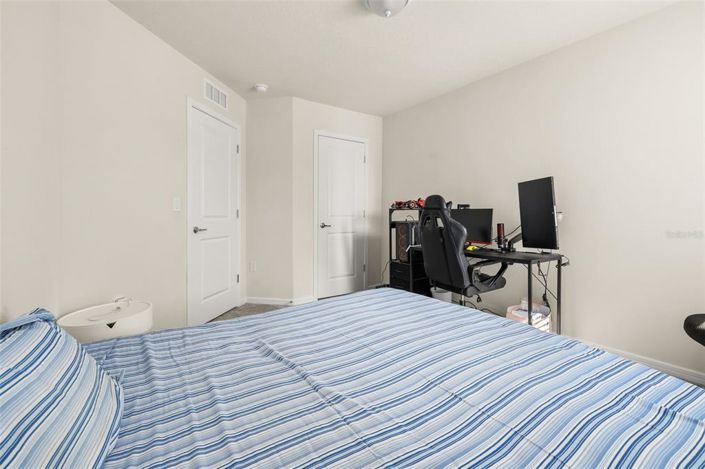 Image No.26-3 Bed Townhouse for sale