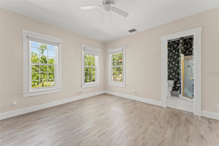 Image No.52-5 Bed Property for sale