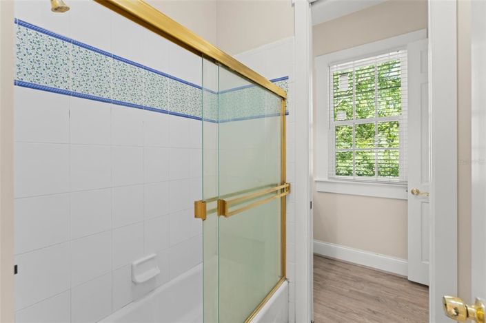 Image No.60-5 Bed Property for sale