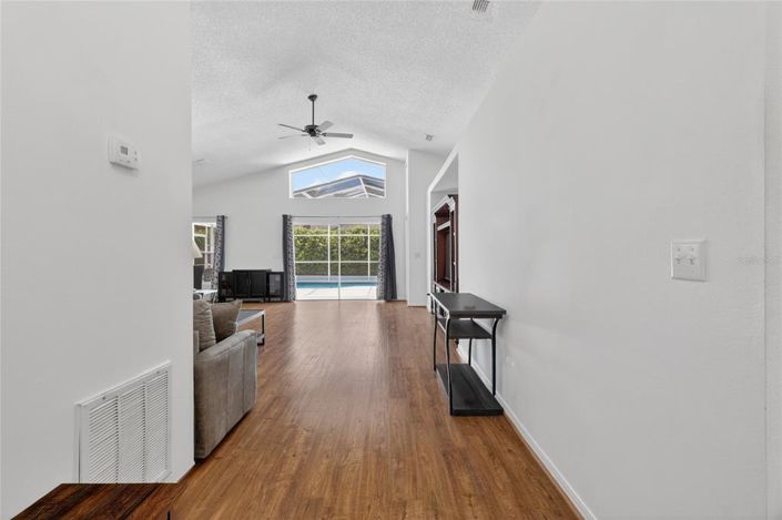 Image No.5-3 Bed Property for sale